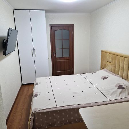 Апартаменты В Тихом Месте Chisinau Luaran gambar